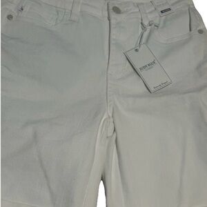 Judy Blue Women's White Mid Rise Shorts NWT Sz Small